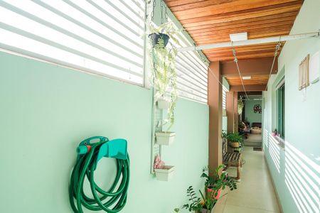 Casa à venda com 162m², 3 quartos e 3 vagasCorredor