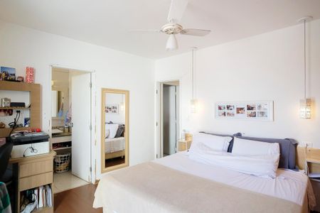 Casa à venda com 162m², 3 quartos e 3 vagasSuíte