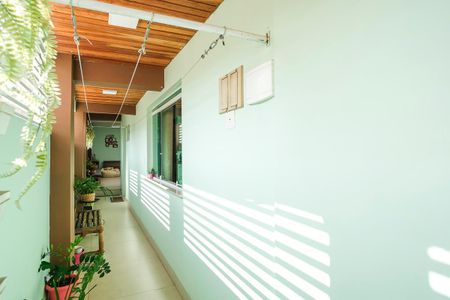 Casa à venda com 162m², 3 quartos e 3 vagasCorredor