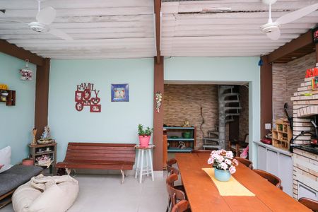 Casa à venda com 162m², 3 quartos e 3 vagasQuintal