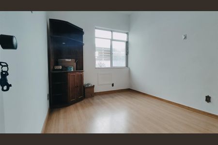 Casa à venda com 76m², 2 quartos e sem vaga