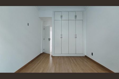 Casa à venda com 76m², 2 quartos e sem vaga