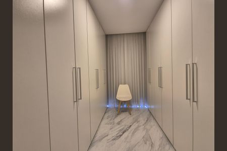 Casa de condomínio à venda com 350m², 3 quartos e 2 vagasCloset da suíte 1