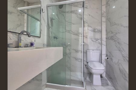 Casa de condomínio à venda com 350m², 3 quartos e 2 vagasBanheiro externo