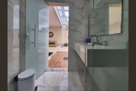 Casa de condomínio à venda com 350m², 3 quartos e 2 vagasBanheiro externo