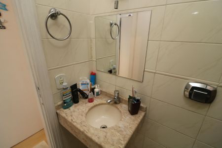 Casa de condomínio à venda com 86m², 2 quartos e 2 vagasBanheiro da Suíte 2