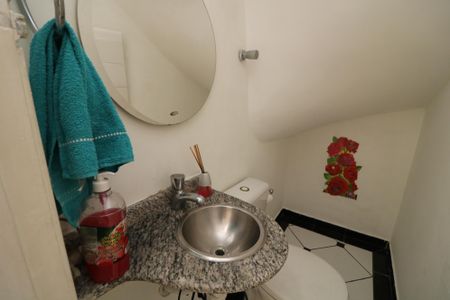 Casa de condomínio à venda com 86m², 2 quartos e 2 vagasLavabo