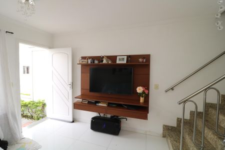 Casa de condomínio à venda com 86m², 2 quartos e 2 vagasSala