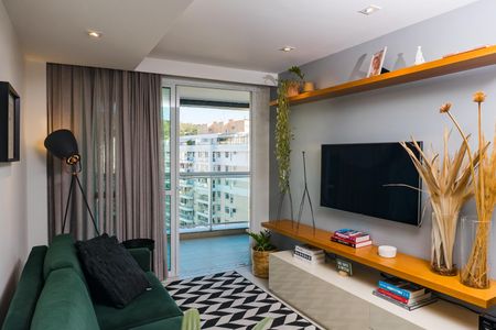 Apartamento à venda com 115m², 3 quartos e 2 vagas Apartamento à venda com 115m², 3 quartos e 2 vagasSala