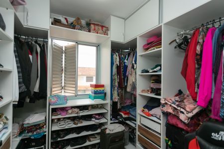 Casa de condomínio à venda com 300m², 2 quartos e 2 vagas Casa de condomínio à venda com 300m², 2 quartos e 2 vagasCloset Quarto 2