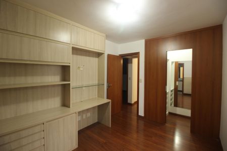 Apartamento à venda com 98m², 3 quartos e 3 vagasQuarto