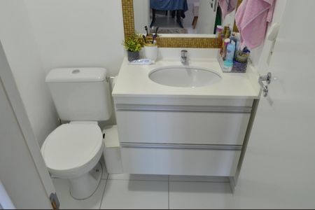Apartamento à venda com 60m², 2 quartos e 1 vaga Apartamento à venda com 60m², 2 quartos e 1 vagaBanheiro da Suíte