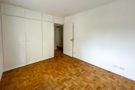 Apartamento para alugar com 160m², 3 quartos e 2 vagas Apartamento para alugar com 160m², 3 quartos e 2 vagasSuíte