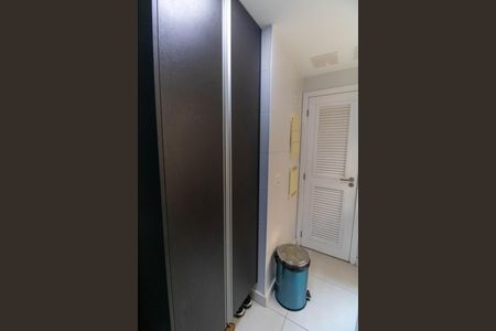 Apartamento à venda com 249m², 4 quartos e 3 vagas Apartamento à venda com 249m², 4 quartos e 3 vagasÁrea de Serviço