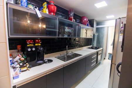 Apartamento à venda com 249m², 4 quartos e 3 vagas Apartamento à venda com 249m², 4 quartos e 3 vagasCozinha