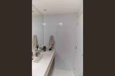 Apartamento à venda com 249m², 4 quartos e 3 vagas Apartamento à venda com 249m², 4 quartos e 3 vagasBanheiro Social