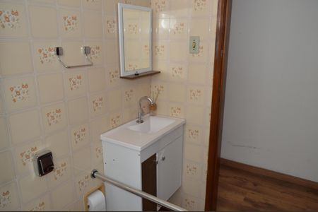 Casa à venda com 150m², 4 quartos e 2 vagasBanheiro inferior