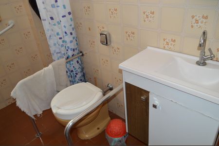 Casa à venda com 150m², 4 quartos e 2 vagasBanheiro inferior