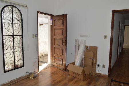 Casa à venda com 150m², 4 quartos e 2 vagasSala