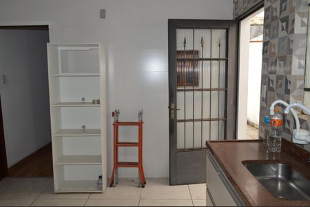 Casa à venda com 150m², 4 quartos e 2 vagasCozinha