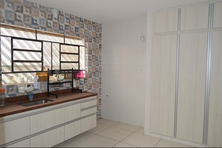 Casa à venda com 150m², 4 quartos e 2 vagasCozinha