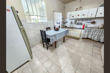 Casa à venda com 300m², 3 quartos e 3 vagas Casa à venda com 300m², 3 quartos e 3 vagasCozinha