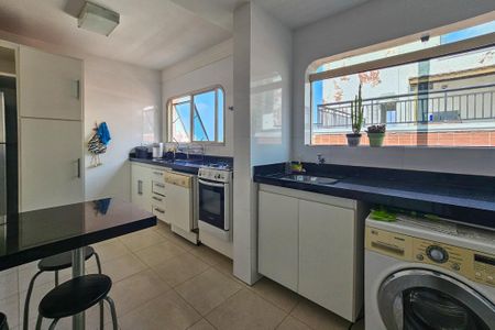 Apartamento para alugar com 210m², 3 quartos e 3 vagas Apartamento para alugar com 210m², 3 quartos e 3 vagasÁrea de serviço