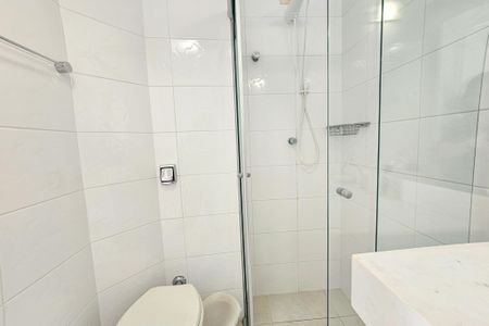 Apartamento para alugar com 210m², 3 quartos e 3 vagas Apartamento para alugar com 210m², 3 quartos e 3 vagasBanheiro da Suíte 1