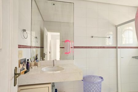 Apartamento para alugar com 210m², 3 quartos e 3 vagas Apartamento para alugar com 210m², 3 quartos e 3 vagasBanheiro da Suíte 2