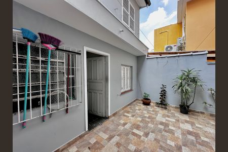 Casa à venda com 150m², 3 quartos e 2 vagas Casa à venda com 150m², 3 quartos e 2 vagasQuintal