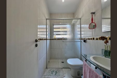 Casa à venda com 150m², 3 quartos e 2 vagas Casa à venda com 150m², 3 quartos e 2 vagasBanheiro