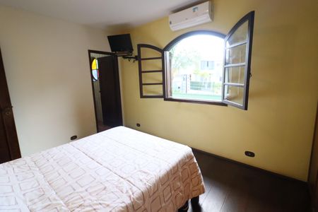 Casa de condomínio à venda com 380m², 6 quartos e 6 vagasSuíte 