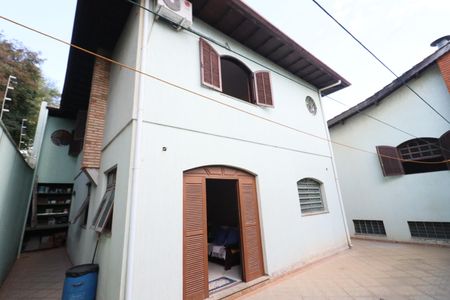 Casa de condomínio à venda com 380m², 6 quartos e 6 vagasQuintal