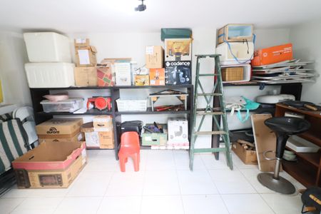 Casa de condomínio à venda com 380m², 6 quartos e 6 vagasDespensa 