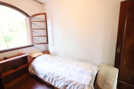 Casa de condomínio à venda com 380m², 6 quartos e 6 vagasQuarto 1