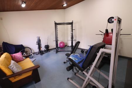 Casa de condomínio à venda com 380m², 6 quartos e 6 vagasAcademia