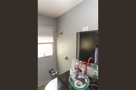 Casa à venda com 150m², 2 quartos e 2 vagas Casa à venda com 150m², 2 quartos e 2 vagasBanheiro