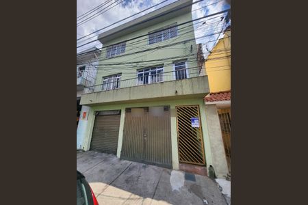 Casa à venda com 150m², 2 quartos e 2 vagas Casa à venda com 150m², 2 quartos e 2 vagasFachada +  Placa