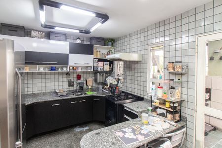 Casa à venda com 150m², 2 quartos e 2 vagas Casa à venda com 150m², 2 quartos e 2 vagasCasa 2 - Cozinha