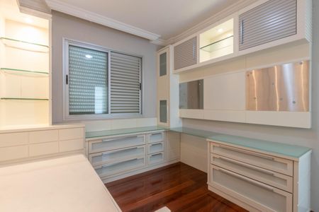 Apartamento à venda com 170m², 4 quartos e 2 vagasQuarto 2