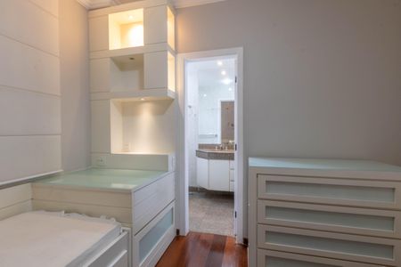 Apartamento à venda com 170m², 4 quartos e 2 vagasQuarto 3
