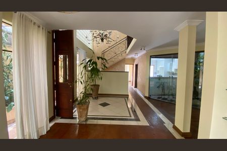 Casa à venda com 317m², 5 quartos e 2 vagas Casa à venda com 317m², 5 quartos e 2 vagasCasa 1 - Sala