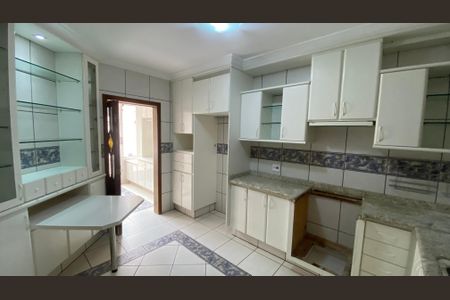 Casa à venda com 317m², 5 quartos e 2 vagas Casa à venda com 317m², 5 quartos e 2 vagasCasa 1 - Cozinha