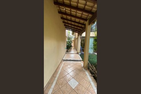 Casa à venda com 317m², 5 quartos e 2 vagas Casa à venda com 317m², 5 quartos e 2 vagasCasa 1 - Quintal