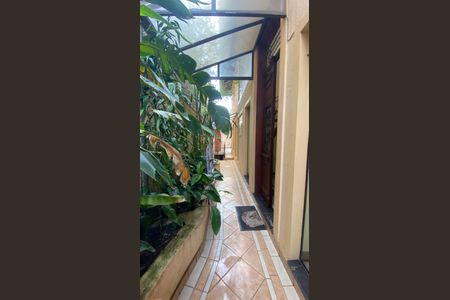 Casa à venda com 317m², 5 quartos e 2 vagas Casa à venda com 317m², 5 quartos e 2 vagasCasa 1 - Quintal