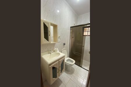 Casa à venda com 317m², 5 quartos e 2 vagas Casa à venda com 317m², 5 quartos e 2 vagasCasa 2 - Banheiro