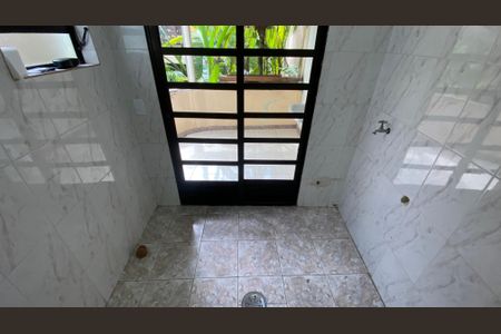 Casa à venda com 317m², 5 quartos e 2 vagas Casa à venda com 317m², 5 quartos e 2 vagasCasa 2 - Área de Serviço