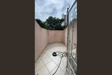 Casa à venda com 317m², 5 quartos e 2 vagas Casa à venda com 317m², 5 quartos e 2 vagasCasa 1 - Área de Serviço