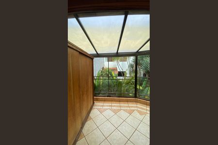 Casa à venda com 317m², 5 quartos e 2 vagas Casa à venda com 317m², 5 quartos e 2 vagasCasa 1 - Varanda do Quarto