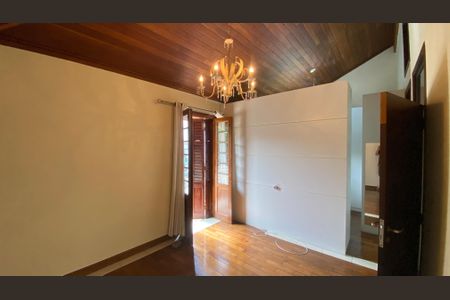 Casa à venda com 317m², 5 quartos e 2 vagas Casa à venda com 317m², 5 quartos e 2 vagasCasa 1 - Suíte 1